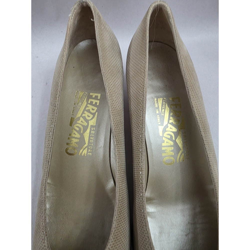 Salvatore Ferragamo (Sz 8 2A) Pumps Cream Shoes Heels. Narrow - Picture 8 of 14